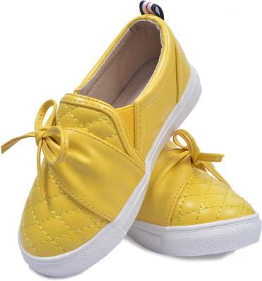 

JUMPS AND BUMPS Girls Slip on Sneakers(Yellow