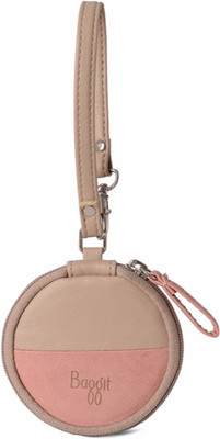

Baggit Casual Beige Clutch