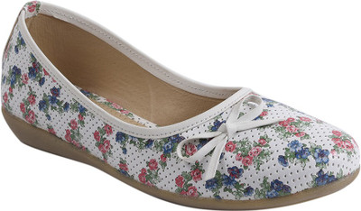 

JUMPS AND BUMPS Girls Slip on Ballerinas(White
