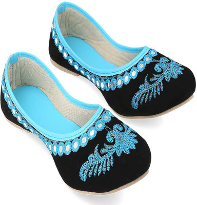 

great art Jutis For Women(Black, Multicolor