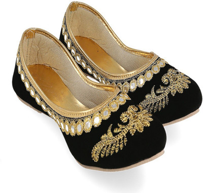 

GREAT ART Jutis For Women(Black, Multicolor