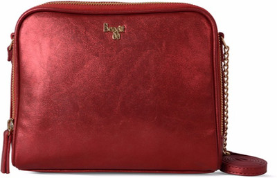 

Baggit Women Casual Red PU Sling Bag