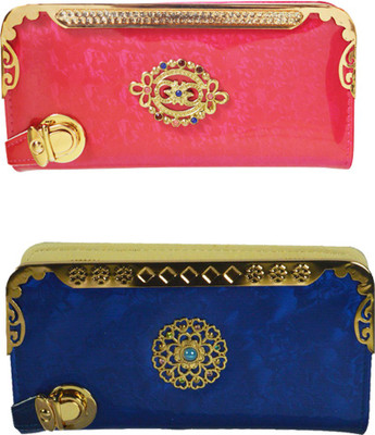 

Glitters Online Casual Blue Clutch