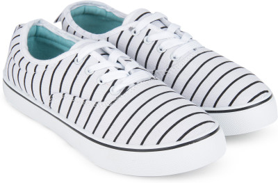 

Forever Glam by Pantaloons 880002233WHITE Canvas Shoes For Women(Black, White