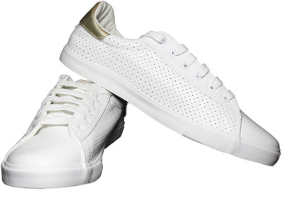 

BLUE FOX Sneakers For Men(White, Gold