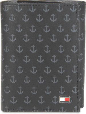 

Tommy Hilfiger Men Black Genuine Leather Wallet(7 Card Slots)
