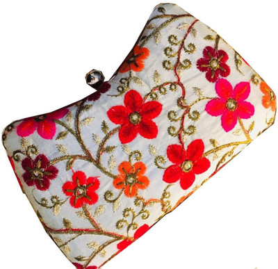 

Craftbazaar Party White Clutch