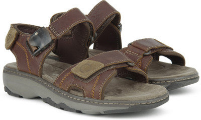 

Clarks Men Brown Flats