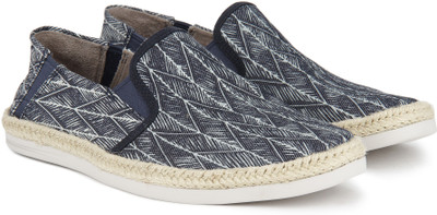 

Clarks Bota Step Navy Fabric Sneakers For Men(Grey
