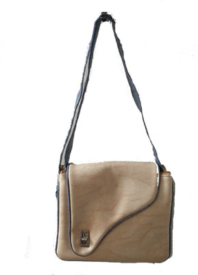

Raez Boys & Girls Casual Multicolor Rexine Sling Bag