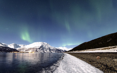 

Natural Scene of Northern Lights on Mountains Poster Paper Print(12 inch X 18 inch, Rolled)
