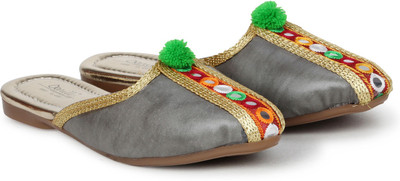 

Sir Denill Traditional Jutis For Women(Grey