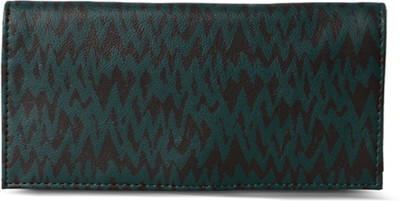 

Baggit Casual Green Clutch