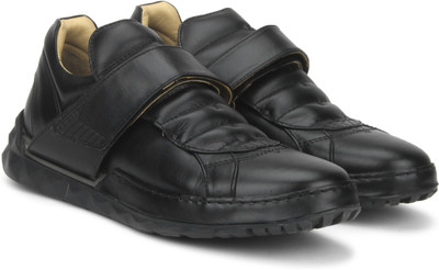 

Diesel STUD-RIDERS S-STUDZZER Corporate Casual For Men(Black, T8013