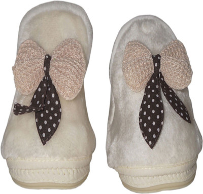 

Hafeela hafi900 Booties(Toe to Heel Length - 13 cm Yellow)