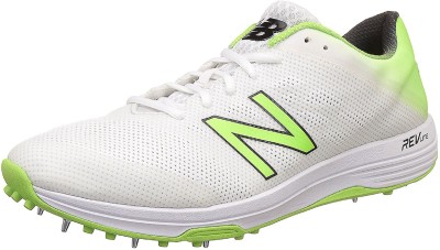 new balance spikes cricket shoes