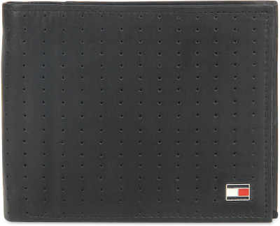 

Tommy Hilfiger Men Black Genuine Leather Wallet(4 Card Slots), Blk/nvy