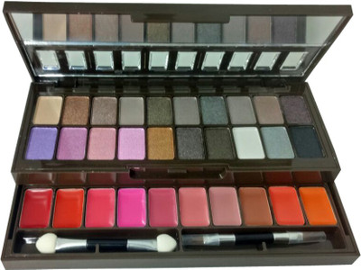 

Platinum Nudes On Nudes Eye shadow & Lip gloss Palette