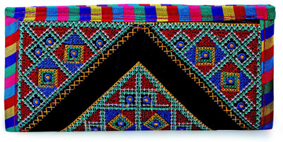 

Paradox Casual Black Clutch