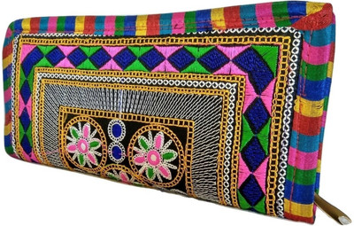 

GiftingTree Casual Multicolor Clutch