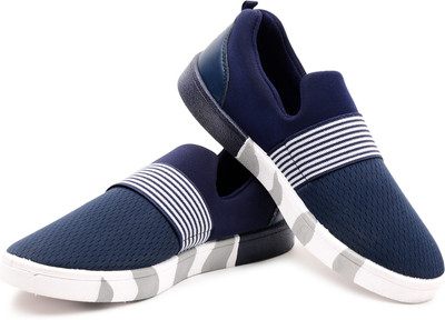 

Go Run Maxis Slip On Sneakers For Men(Navy, Blue