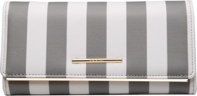 

Diana Korr Casual Multicolor Clutch