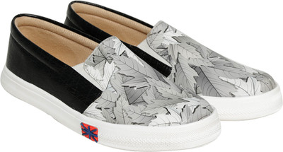 

Trendy Look 2018 Slip On Sneakers For Women(Black, Grey