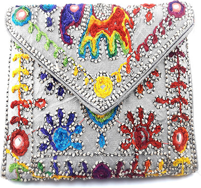 

ARE Party Silver Clutch