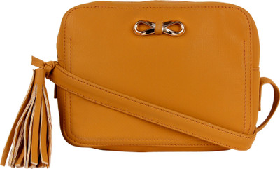 

BERYPECKERS Sling Bag(Yellow)