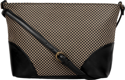 

BERYPECKERS Sling Bag(Black)