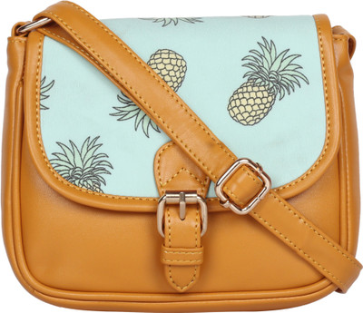 

BERYPECKERS Sling Bag(Tan)