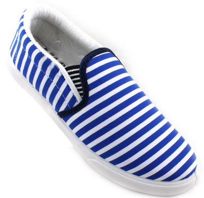 

Claptrap Slip On Sneakers For Women(Blue