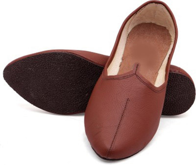 

lottary Jutis For Men(Maroon, Brawn