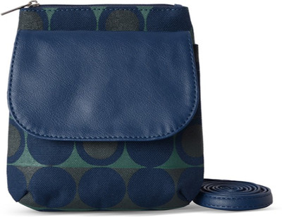 

Baggit Women Casual Blue Nylon Sling Bag
