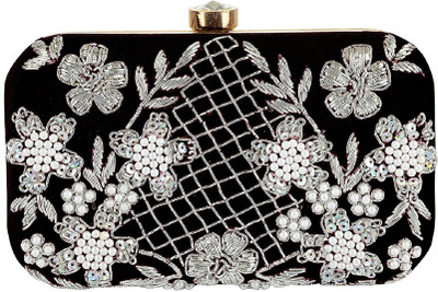 

Tooba Handicraft Party Black Clutch