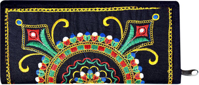 

Paradox Casual Black Clutch