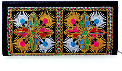 

Paradox Casual Black Clutch