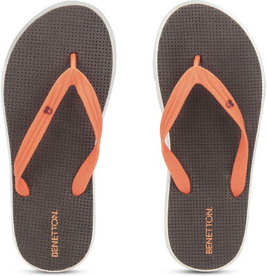 

United Colors of Benetton Flip Flops, 901