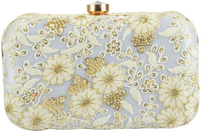 

Tooba Handicraft Party White Clutch