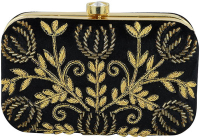 

Tooba Handicraft Casual Black Clutch
