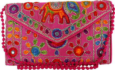 

Craft Trade Casual Pink Clutch