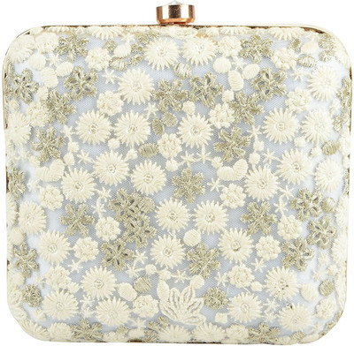 Tooba Handicraft Party White Clutch