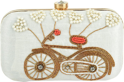 

Tooba Handicraft Party White Clutch