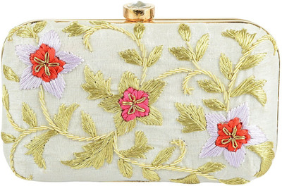 

Tooba Handicraft Party White Clutch