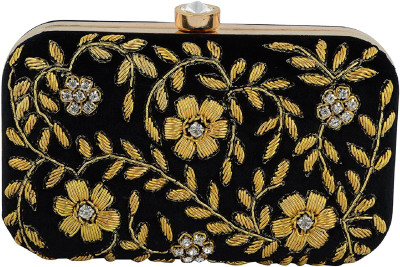 

Tooba Handicraft Party Black Clutch