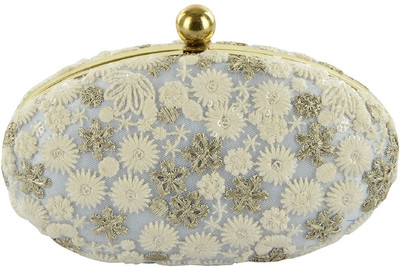 

Tooba Handicraft Party White Clutch