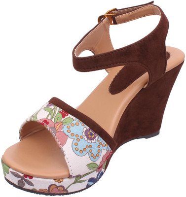 

Footshez Women BROWN Sandals