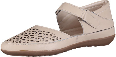 

Footshez Women CREAM Casual
