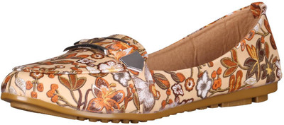 

Footshez Women BEIGE Flats