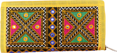 Craft Trade Casual Yellow Clutch